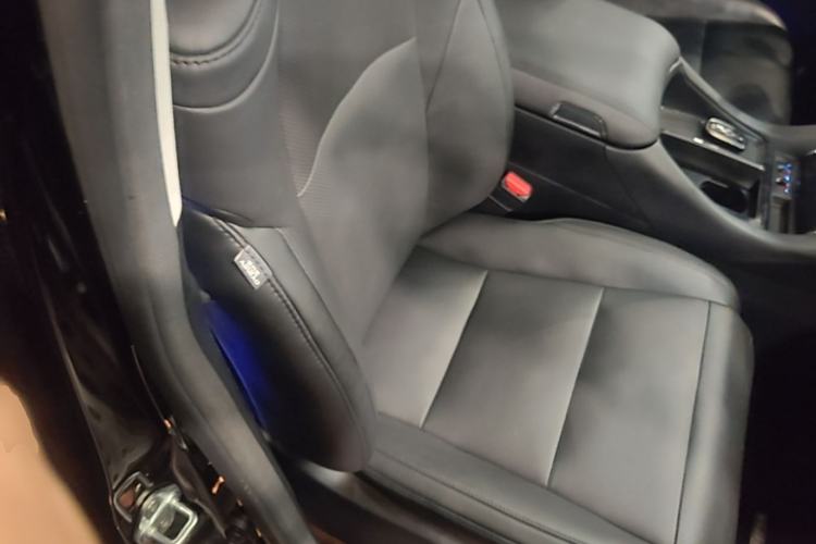 Used Toyota Vellfire 2020 Dual-Engine 2.5L HV Luxury Edition Right Front Seat