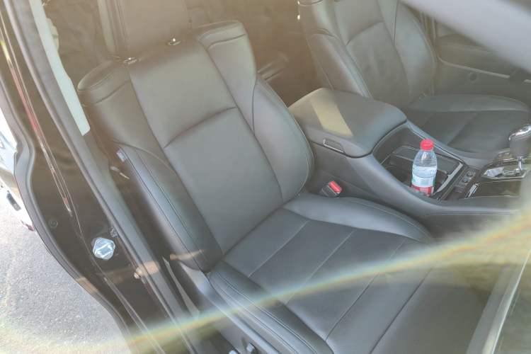 Used Toyota Vellfire 2020 Dual-Engine 2.5L HV Luxury Edition Right Front Seat