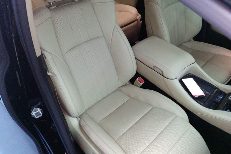 Used Toyota Vellfire 2020 Dual-Engine 2.5L HV Prestige Edition Right Front Seat