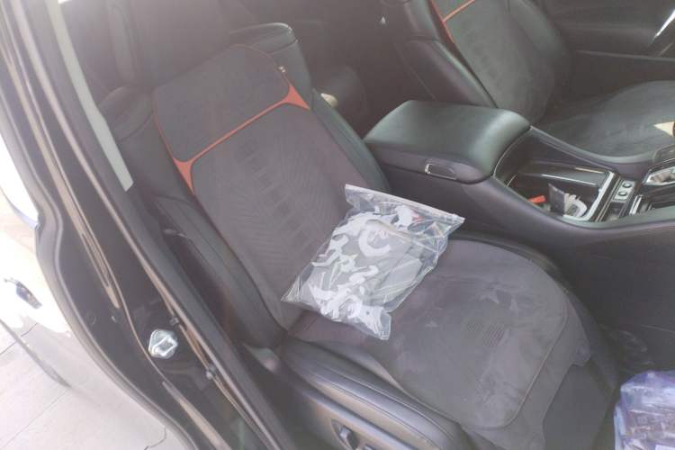 Used Toyota Vellfire 2020 Dual-Engine 2.5L HV Luxury Edition Right Front Seat