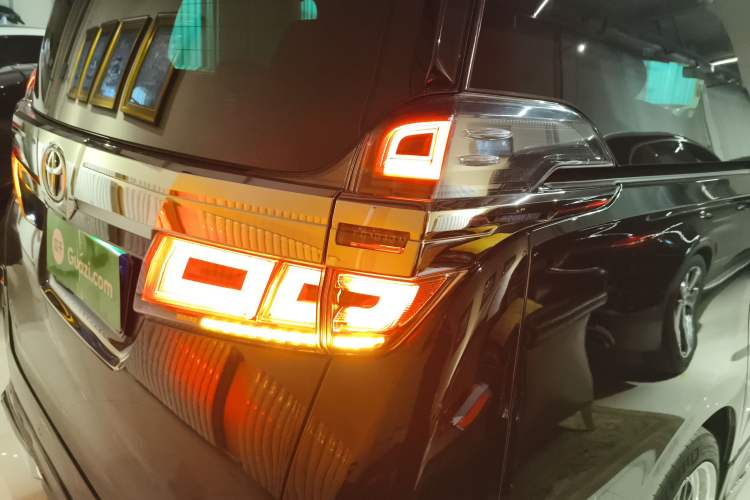 Used Toyota Vellfire 2020 Dual-Engine 2.5L HV Prestige Edition Right Rear Taillight