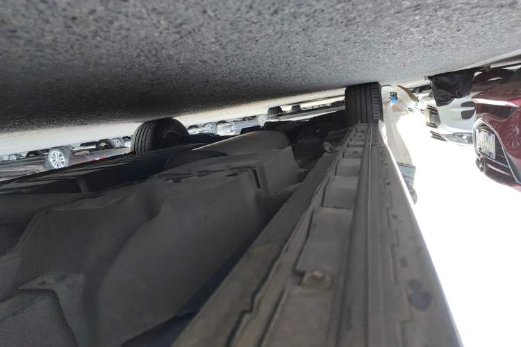 Used Toyota Vellfire 2020 Dual-Engine 2.5L HV Luxury Edition Right Side Sill