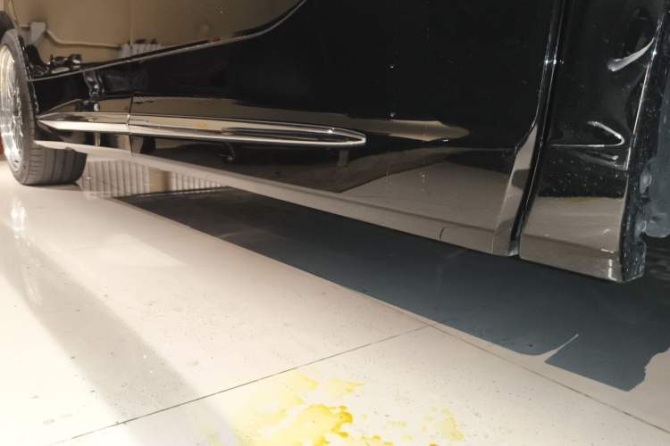 Used Toyota Vellfire 2020 Dual-Engine 2.5L HV Prestige Edition Right Side Sill