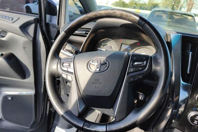 Used Toyota Vellfire 2020 Dual-Engine 2.5L HV Luxury Edition Steering Wheel