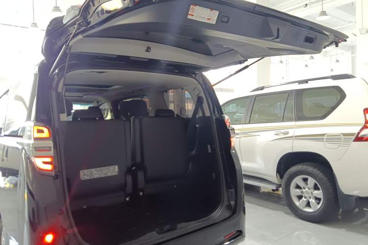 Used Toyota Vellfire 2020 Dual-Engine 2.5L HV Luxury Edition Trunk