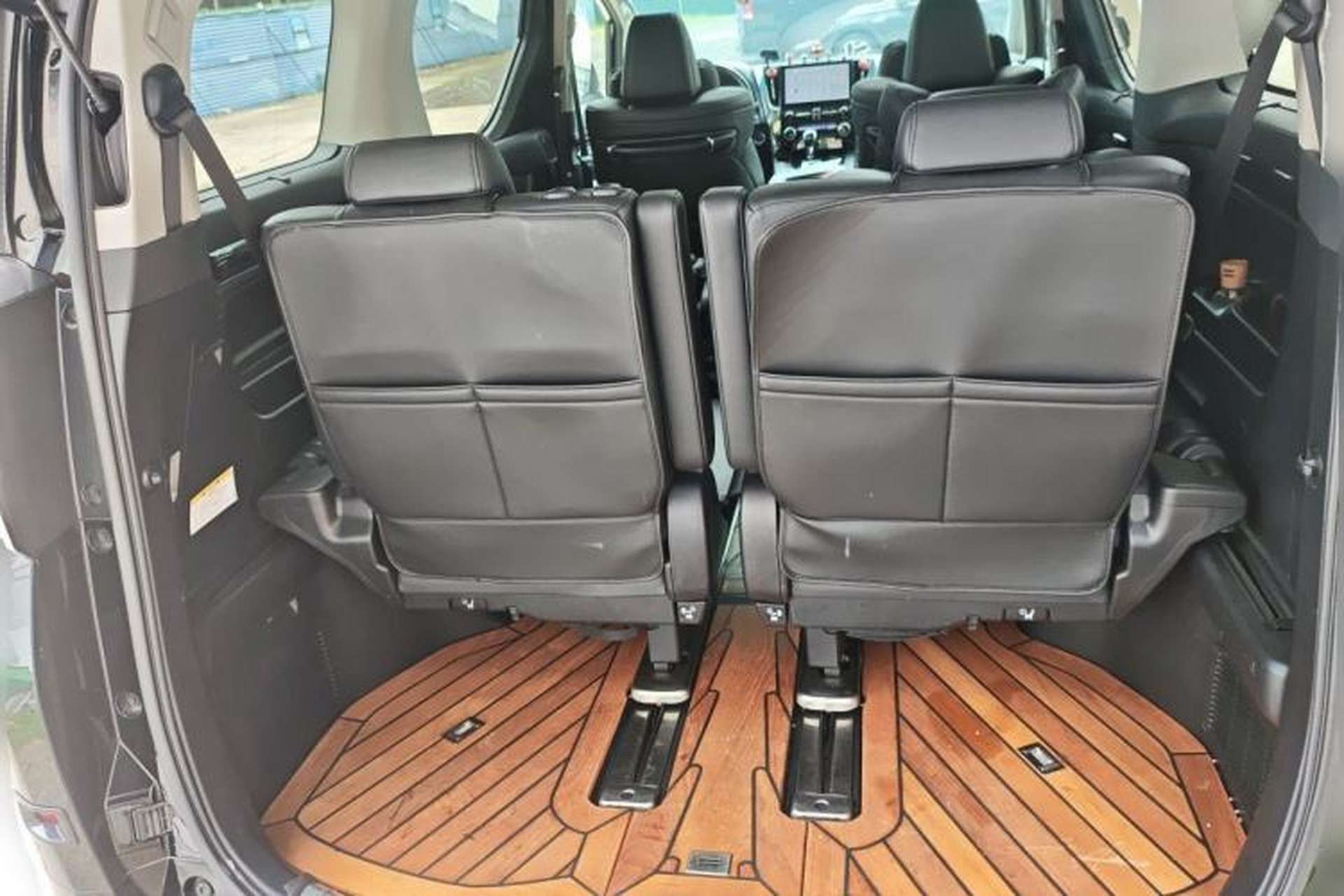 Used Toyota Vellfire 2020 Dual-Engine 2.5L HV Luxury Edition Trunk
