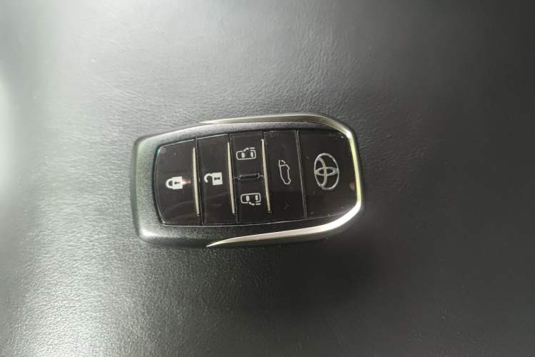 Used Toyota Vellfire 2020 Dual-Engine 2.5L HV Luxury Edition Vehicle Key