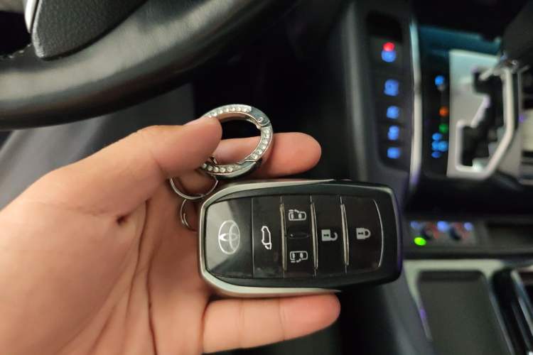 Used Toyota Vellfire 2020 Dual-Engine 2.5L HV Luxury Edition Vehicle Key
