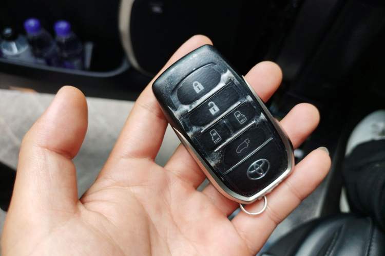 Used Toyota Vellfire 2020 Dual-Engine 2.5L HV Luxury Edition Vehicle Key