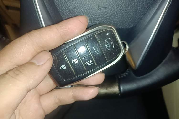 Used Toyota Vellfire 2020 Dual-Engine 2.5L HV Prestige Edition Vehicle Key