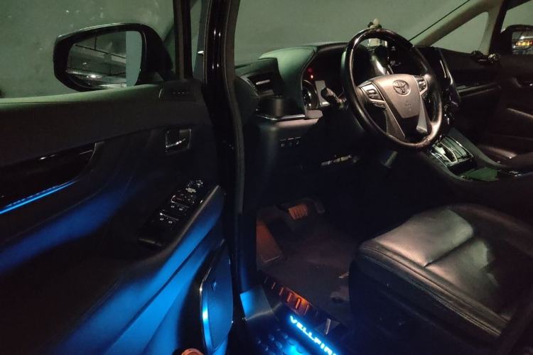 Used Toyota Vellfire 2020 Dual-Engine 2.5L HV Luxury Edition Driver Seat