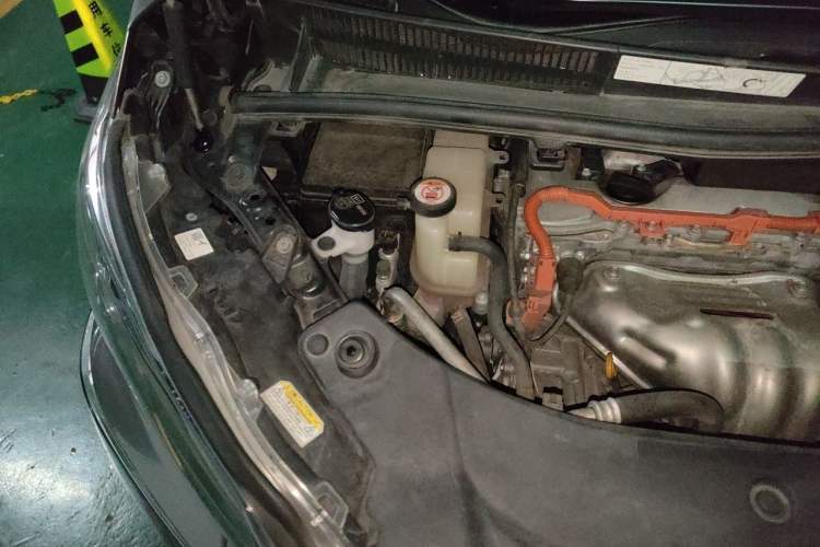 Used Toyota Vellfire 2020 Dual-Engine 2.5L HV Luxury Edition Engine Bay Right