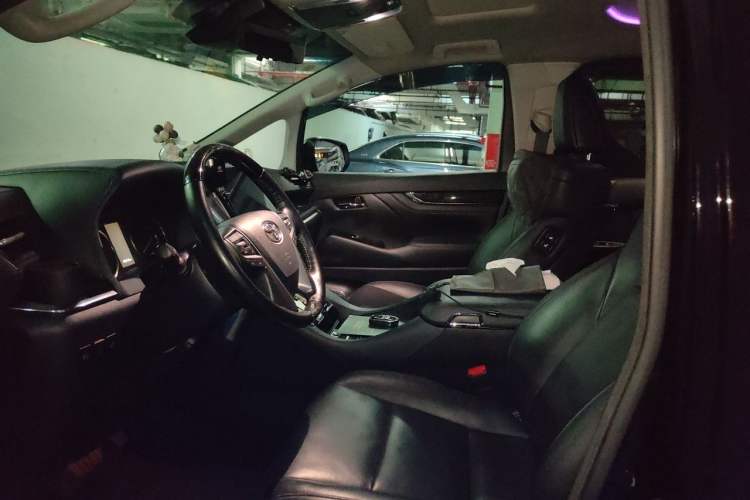 Used Toyota Vellfire 2020 Dual-Engine 2.5L HV Luxury Edition Left Front Seat