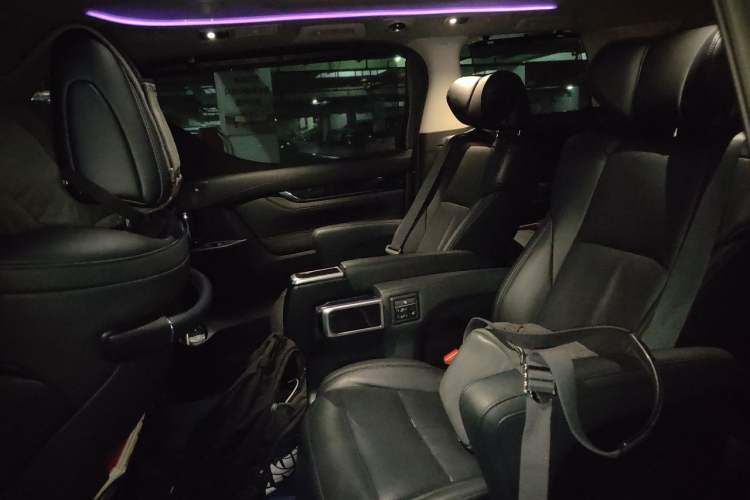 Used Toyota Vellfire 2020 Dual-Engine 2.5L HV Luxury Edition Left Rear Seat