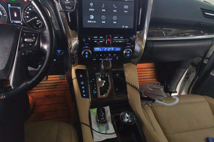 Used Toyota Vellfire 2020 Dual-Engine 2.5L HV Prestige Edition Audio And AC Panel
