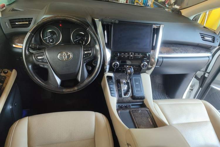 Used Toyota Vellfire 2020 Dual-Engine 2.5L HV Prestige Edition Center Console