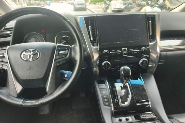 Used Toyota Vellfire 2020 Dual-Engine 2.5L HV Luxury Edition Center Console