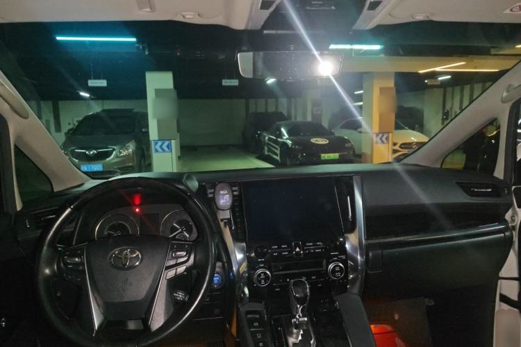Used Toyota Vellfire 2020 Dual-Engine 2.5L HV Luxury Edition Center Console