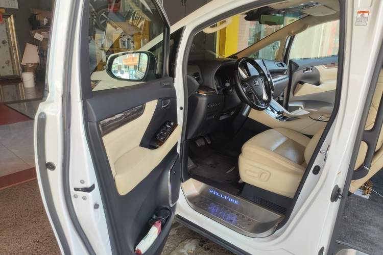 Used Toyota Vellfire 2020 Dual-Engine 2.5L HV Prestige Edition Driver Seat
