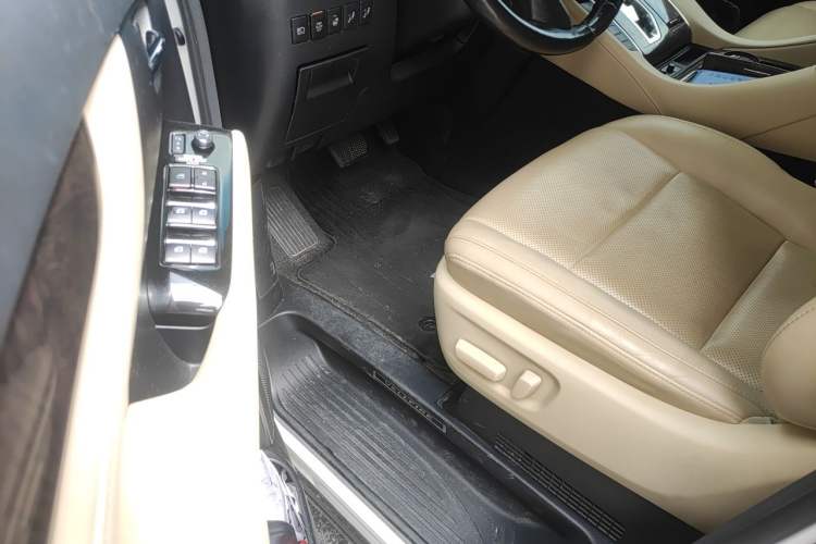 Used Toyota Vellfire 2020 Dual-Engine 2.5L HV Luxury Edition Driver Seat