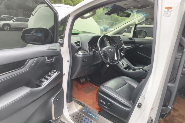 Used Toyota Vellfire 2020 Dual-Engine 2.5L HV Luxury Edition Driver Seat