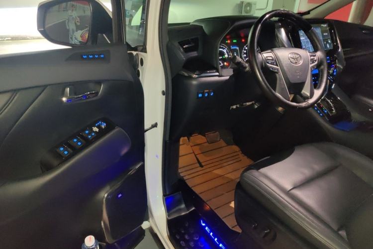 Used Toyota Vellfire 2020 Dual-Engine 2.5L HV Luxury Edition Driver Seat
