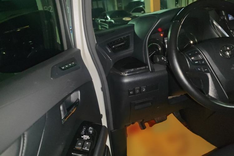 Used Toyota Vellfire 2020 Dual-Engine 2.5L HV Luxury Edition Driver Seat