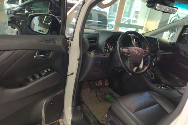 Used Toyota Vellfire 2020 Dual-Engine 2.5L HV Luxury Edition Driver Seat