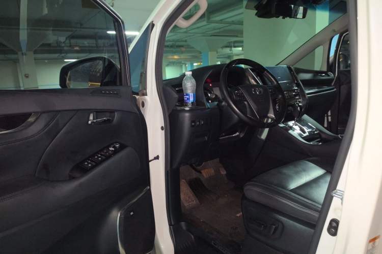 Used Toyota Vellfire 2020 Dual-Engine 2.5L HV Luxury Edition Driver Seat