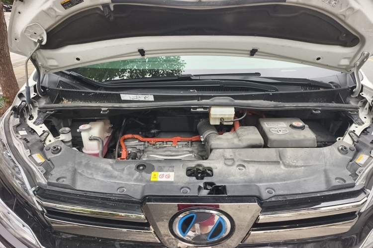 Used Toyota Vellfire 2020 Dual-Engine 2.5L HV Luxury Edition Engine Bay