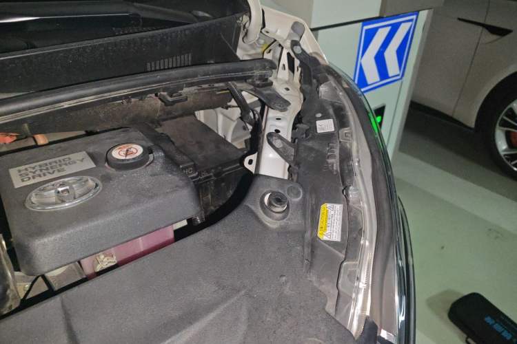 Used Toyota Vellfire 2020 Dual-Engine 2.5L HV Luxury Edition Engine Bay Left