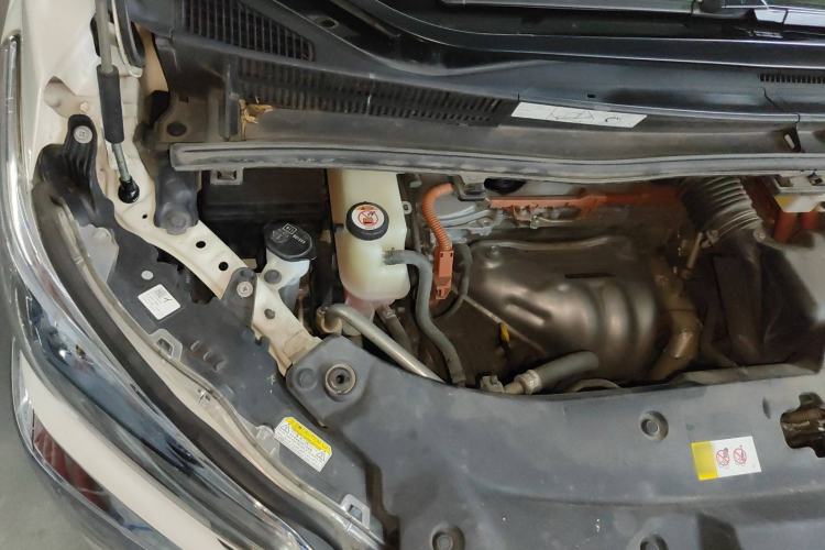 Used Toyota Vellfire 2020 Dual-Engine 2.5L HV Luxury Edition Engine Bay Right