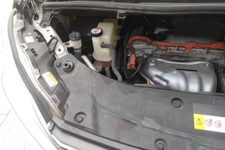 Used Toyota Vellfire 2020 Dual-Engine 2.5L HV Luxury Edition Engine Bay Right