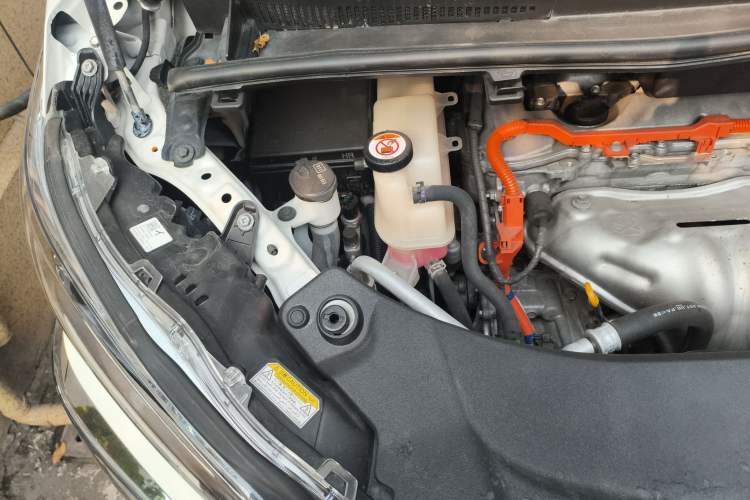 Used Toyota Vellfire 2020 Dual-Engine 2.5L HV Prestige Edition Engine Bay Right