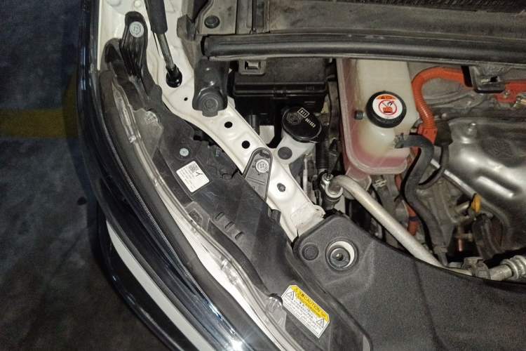 Used Toyota Vellfire 2020 Dual-Engine 2.5L HV Prestige Edition Engine Bay Right