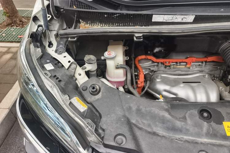 Used Toyota Vellfire 2020 Dual-Engine 2.5L HV Luxury Edition Engine Bay Right