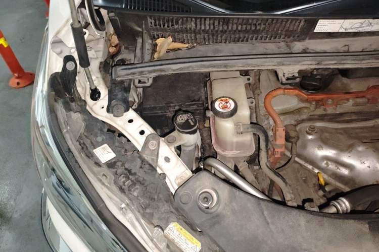 Used Toyota Vellfire 2020 Dual-Engine 2.5L HV Prestige Edition Engine Bay Right