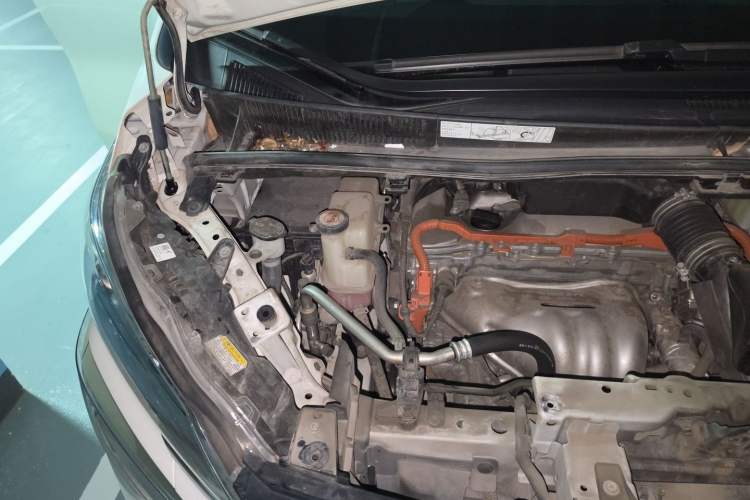 Used Toyota Vellfire 2020 Dual-Engine 2.5L HV Luxury Edition Engine Bay Right