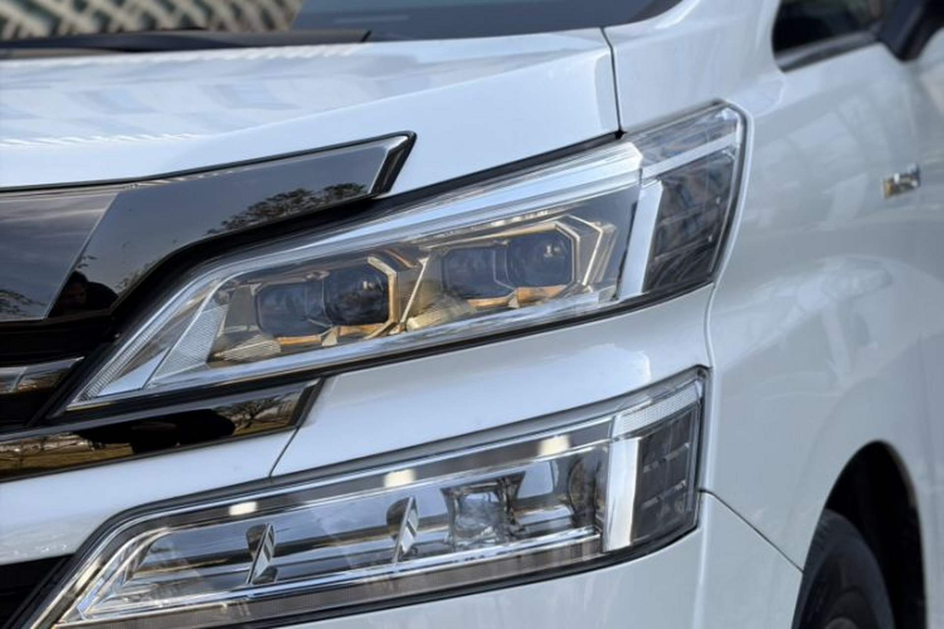 Used Toyota Vellfire 2020 Dual-Engine 2.5L HV Prestige Edition Exterior 2