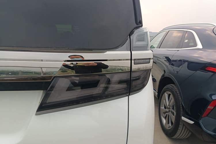 Used Toyota Vellfire 2020 Dual-Engine 2.5L HV Prestige Edition Exterior 6