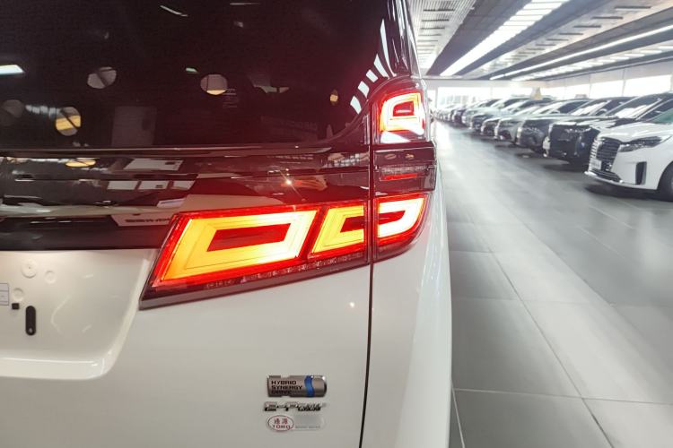 Used Toyota Vellfire 2020 Dual-Engine 2.5L Black Gold Limited Edition Exterior 6