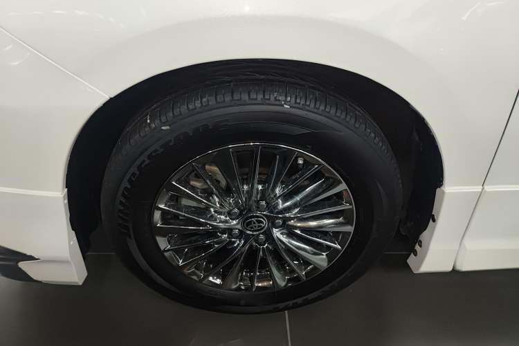 Used Toyota Vellfire 2020 Dual-Engine 2.5L Black Gold Limited Edition Exterior 7
