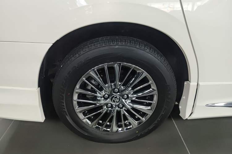 Used Toyota Vellfire 2020 Dual-Engine 2.5L Black Gold Limited Edition Exterior 8
