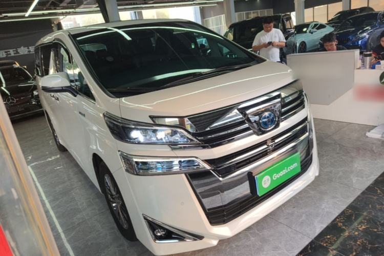 Used Toyota Vellfire 2020 Dual-Engine 2.5L HV Luxury Edition Front Right 45 Deg