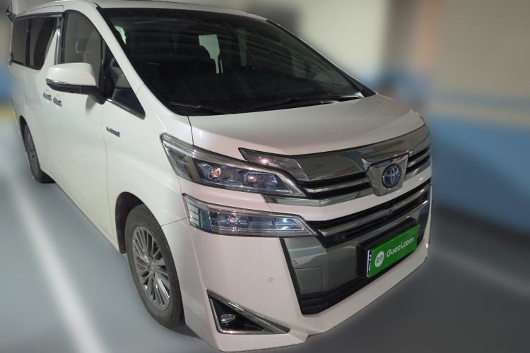 Used Toyota Vellfire 2020 Dual-Engine 2.5L HV Luxury Edition Front Right 45 Deg