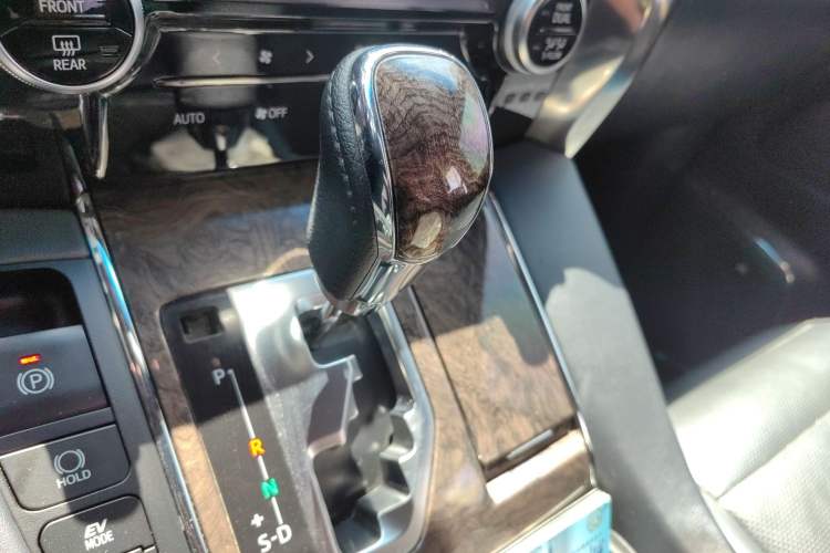 Used Toyota Vellfire 2020 Dual-Engine 2.5L HV Prestige Edition Gear Lever