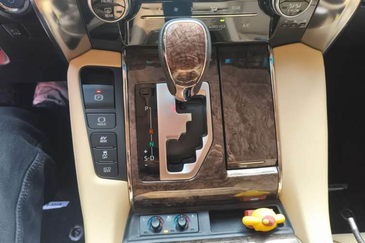 Used Toyota Vellfire 2020 Dual-Engine 2.5L HV Prestige Edition Gear Lever