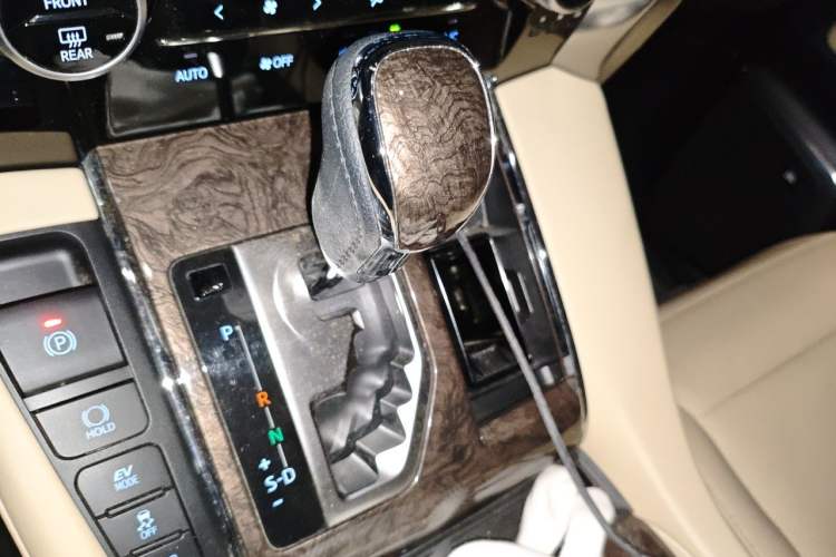Used Toyota Vellfire 2020 Dual-Engine 2.5L HV Prestige Edition Gear Lever