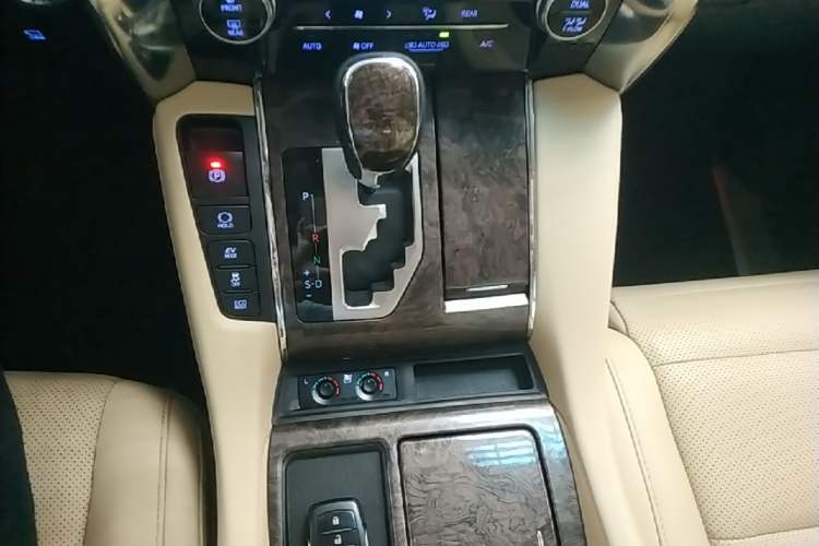Used Toyota Vellfire 2020 Dual-Engine 2.5L HV Prestige Edition Gear Lever