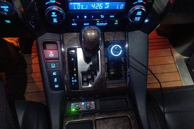 Used Toyota Vellfire 2020 Dual-Engine 2.5L HV Prestige Edition Gear Lever
